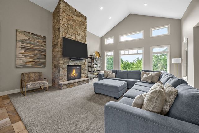 3003 Cedar River Court NE, Cedar Rapids, IA 52411