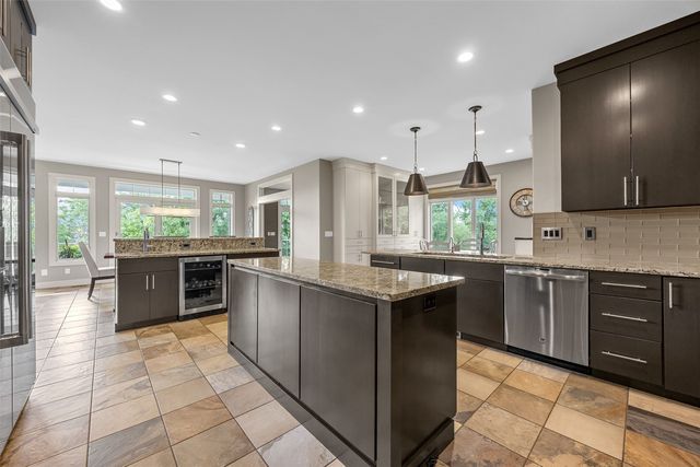 3003 Cedar River Court NE, Cedar Rapids, IA 52411