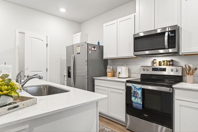 181 Dale Mires Ln, Baxter, TN 38544