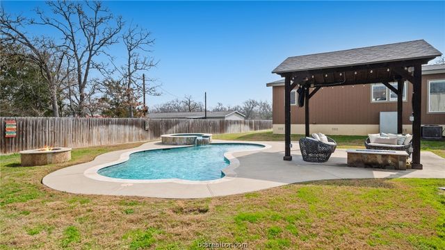 115 Cedar, Somerville, TX 77879