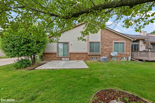 38924 E Windmill Pointe Drive, Clinton Township, MI 48038