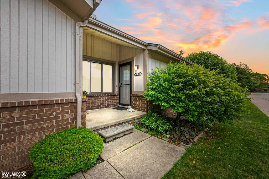 38924 E Windmill Pointe Drive, Clinton Township, MI 48038
