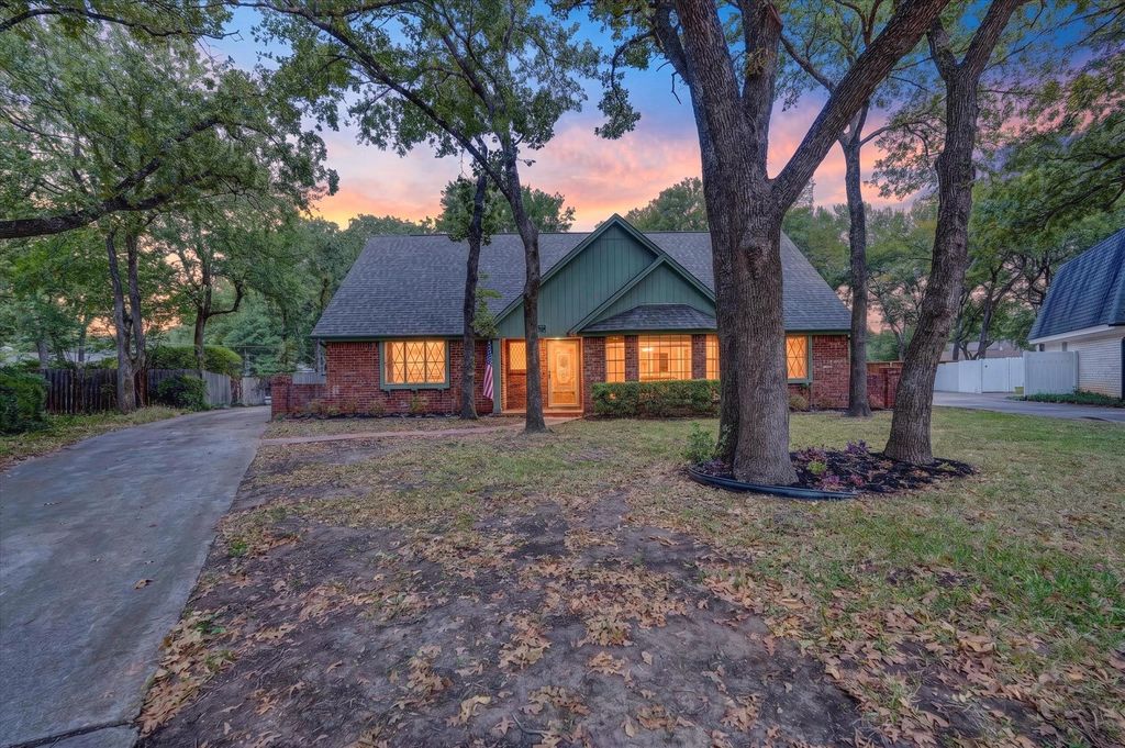 1000 Cherry Court, Hurst, TX 76053 — exterior
