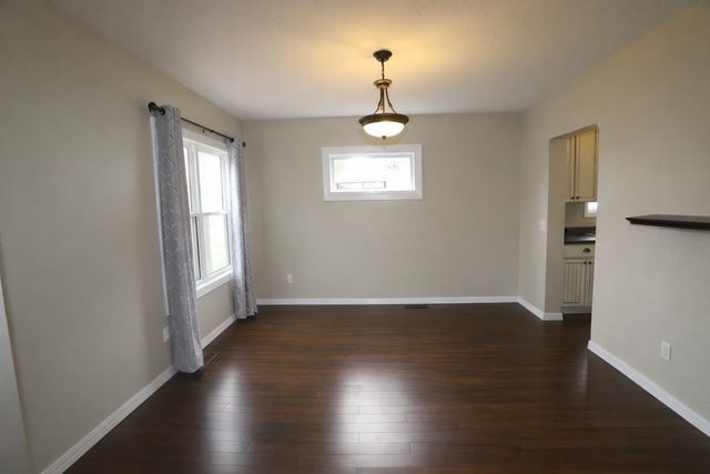 711 10th ST NW, Minot, ND 58703