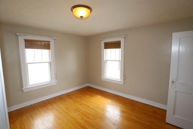 711 10th ST NW, Minot, ND 58703
