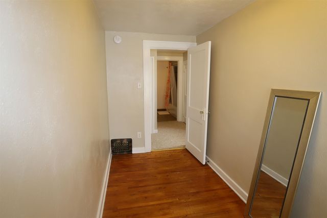 711 10th ST NW, Minot, ND 58703
