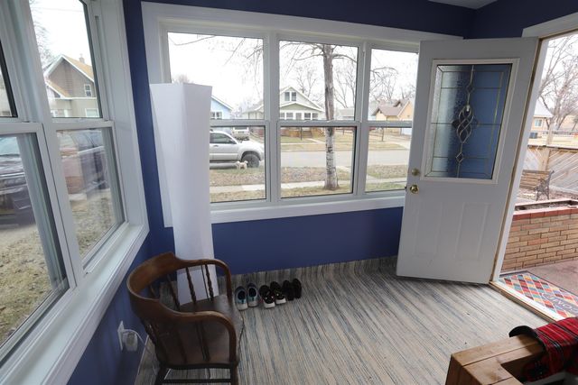 711 10th ST NW, Minot, ND 58703