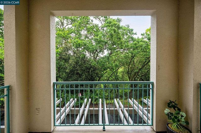 1840 Tice Creek Dr 2236, Walnut Creek, CA 94595