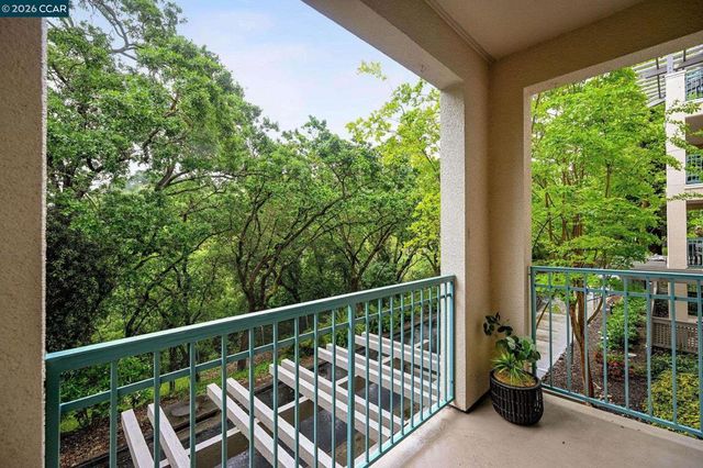 1840 Tice Creek Dr 2236, Walnut Creek, CA 94595