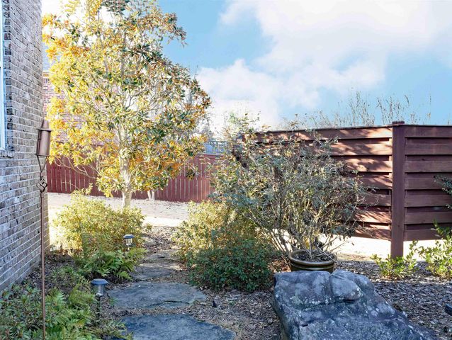 1905 Wellington Village Rd, Little Rock, AR 72211