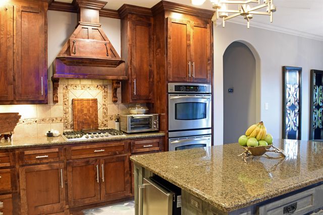 1905 Wellington Village Rd, Little Rock, AR 72211