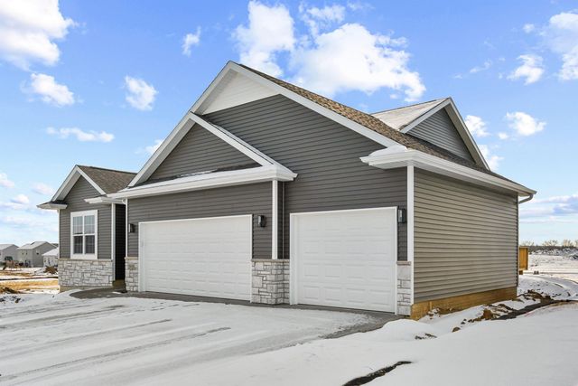 2813 Amber Valley Road, Cedar Falls, IA 50613