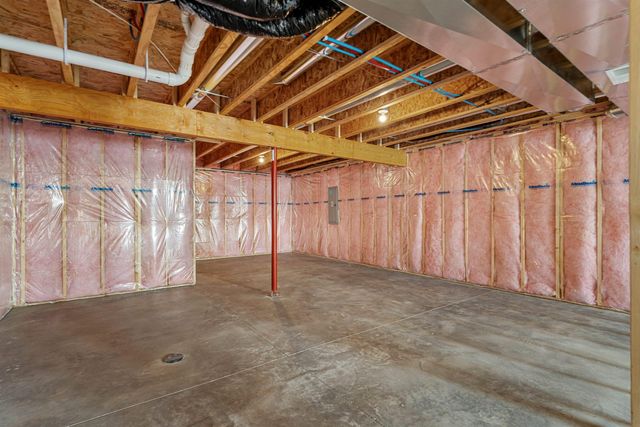 2813 Amber Valley Road, Cedar Falls, IA 50613