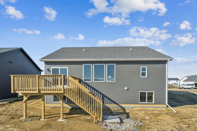 2813 Amber Valley Road, Cedar Falls, IA 50613
