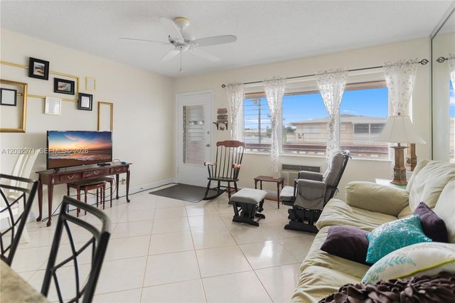 725 SW 11th Avenue 12, Hallandale Beach, FL 33009