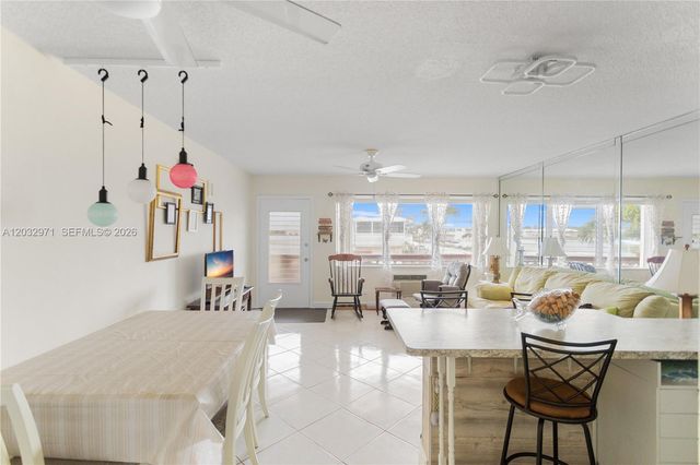 725 SW 11th Avenue 12, Hallandale Beach, FL 33009