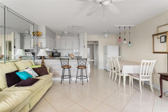 725 SW 11th Avenue 12, Hallandale Beach, FL 33009