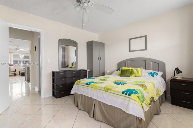 725 SW 11th Avenue 12, Hallandale Beach, FL 33009