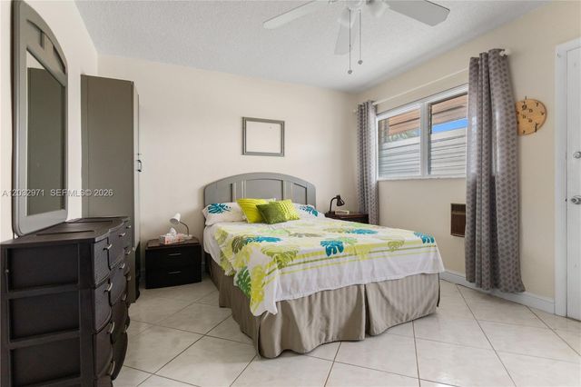 725 SW 11th Avenue 12, Hallandale Beach, FL 33009