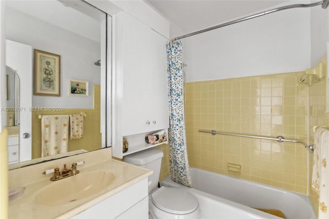 725 SW 11th Avenue 12, Hallandale Beach, FL 33009