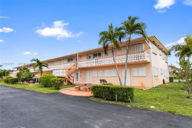 725 SW 11th Avenue 12, Hallandale Beach, FL 33009