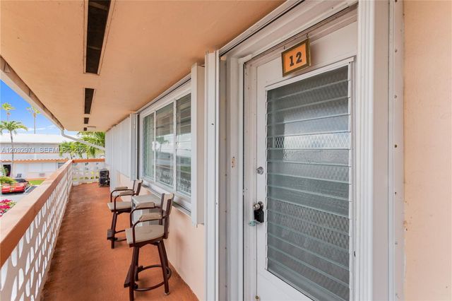 725 SW 11th Avenue 12, Hallandale Beach, FL 33009
