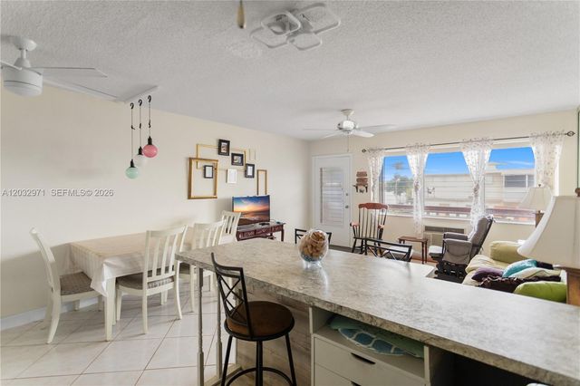 725 SW 11th Avenue 12, Hallandale Beach, FL 33009
