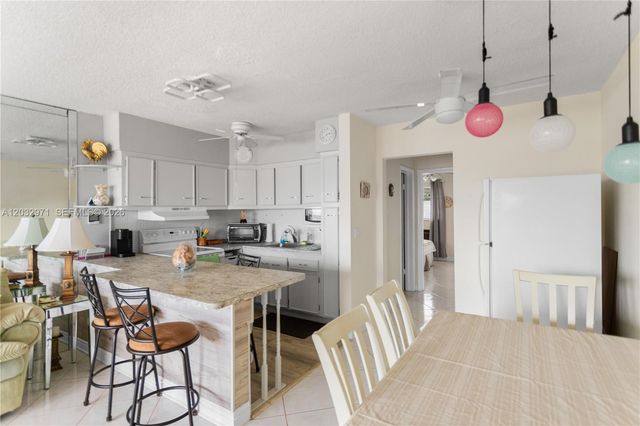 725 SW 11th Avenue 12, Hallandale Beach, FL 33009