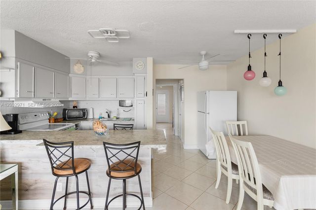 725 SW 11th Avenue 12, Hallandale Beach, FL 33009