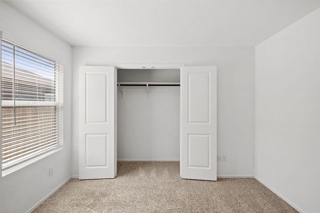 110 Madrid, Kyle, TX 78640