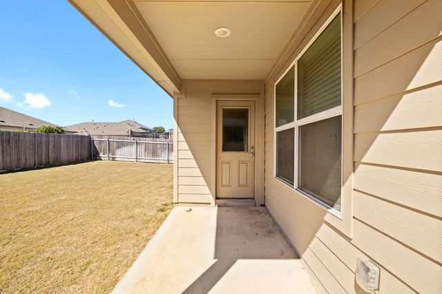110 Madrid, Kyle, TX 78640