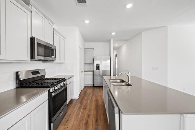 110 Madrid, Kyle, TX 78640