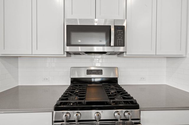 110 Madrid, Kyle, TX 78640