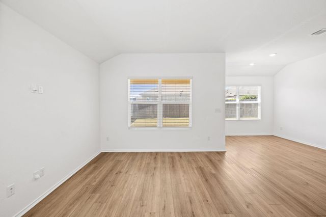 110 Madrid, Kyle, TX 78640