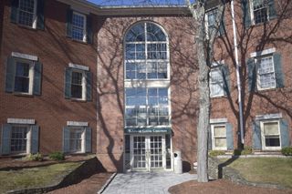 3 Baldwin Green Cmn 104, Woburn, MA 01801