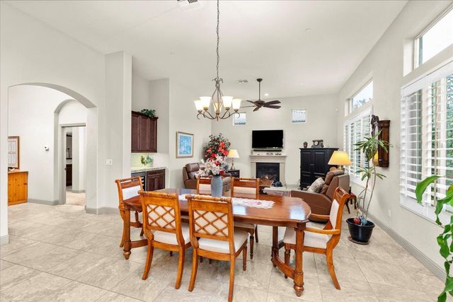 921 Hackberry Ave, Modesto, CA 95350