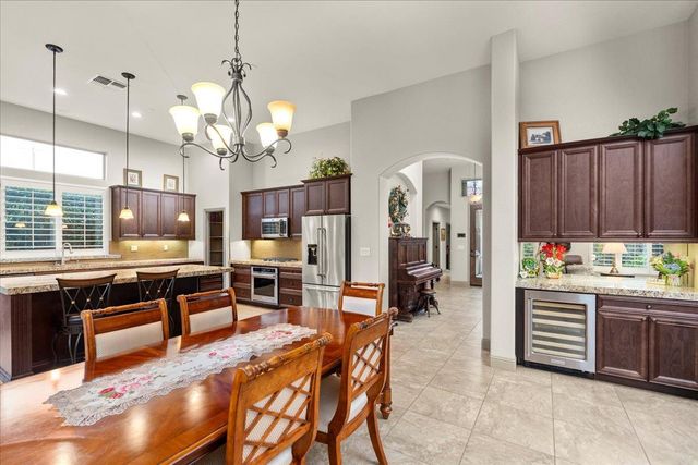 921 Hackberry Ave, Modesto, CA 95350