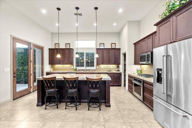 921 Hackberry Ave, Modesto, CA 95350