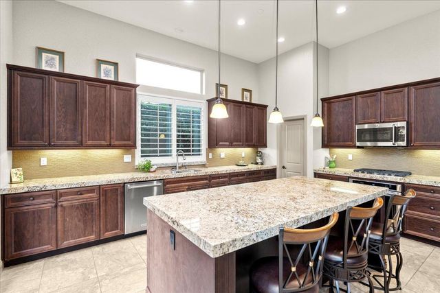 921 Hackberry Ave, Modesto, CA 95350