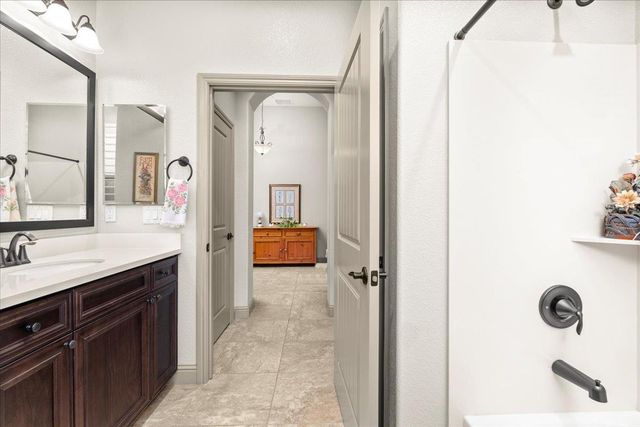 921 Hackberry Ave, Modesto, CA 95350