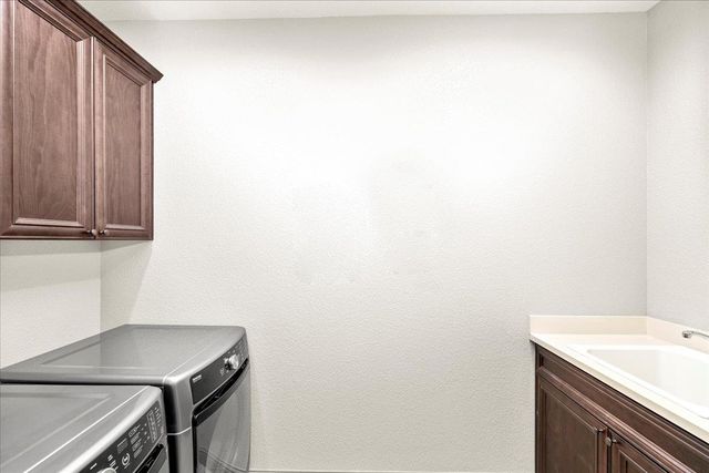 921 Hackberry Ave, Modesto, CA 95350