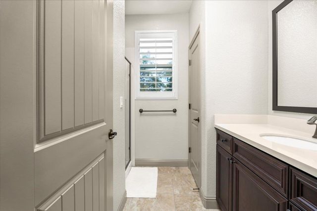 921 Hackberry Ave, Modesto, CA 95350