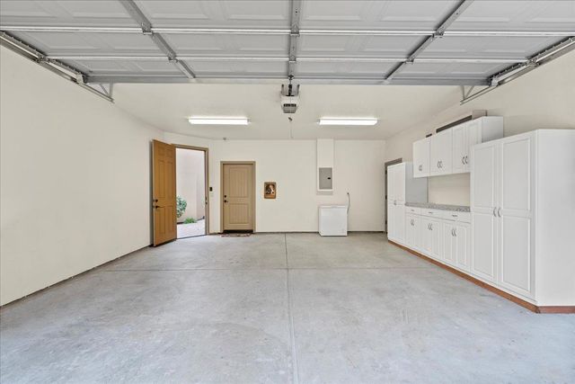 921 Hackberry Ave, Modesto, CA 95350