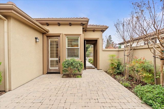 921 Hackberry Ave, Modesto, CA 95350