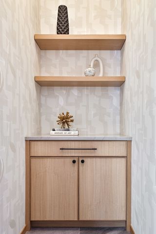 527 Kensington Court, Hinsdale, IL 60521