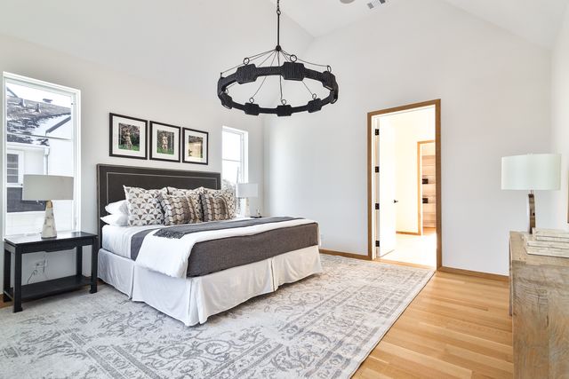 527 Kensington Court, Hinsdale, IL 60521