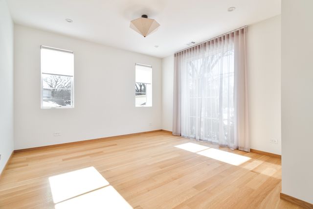 527 Kensington Court, Hinsdale, IL 60521