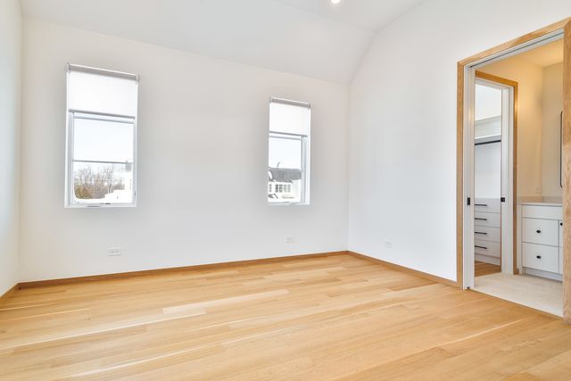 527 Kensington Court, Hinsdale, IL 60521