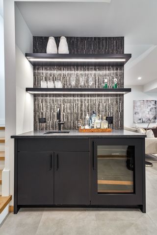 527 Kensington Court, Hinsdale, IL 60521