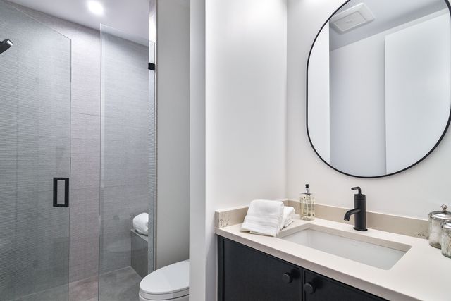 527 Kensington Court, Hinsdale, IL 60521